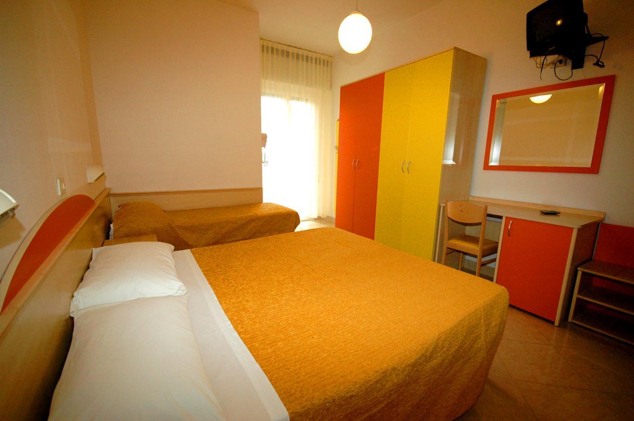 Hotel Ristoro Bellaria-Igea Marina Exterior foto