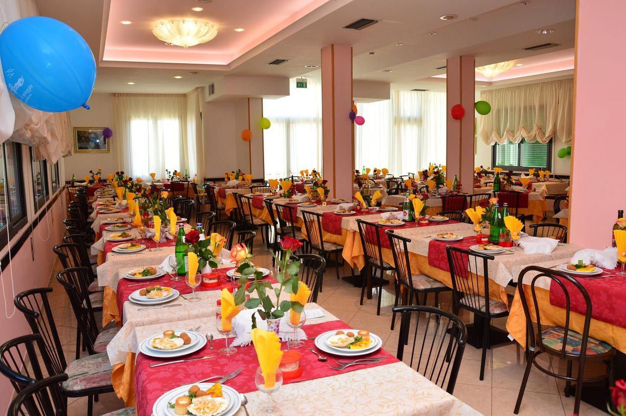 Hotel Ristoro Bellaria-Igea Marina Exterior foto