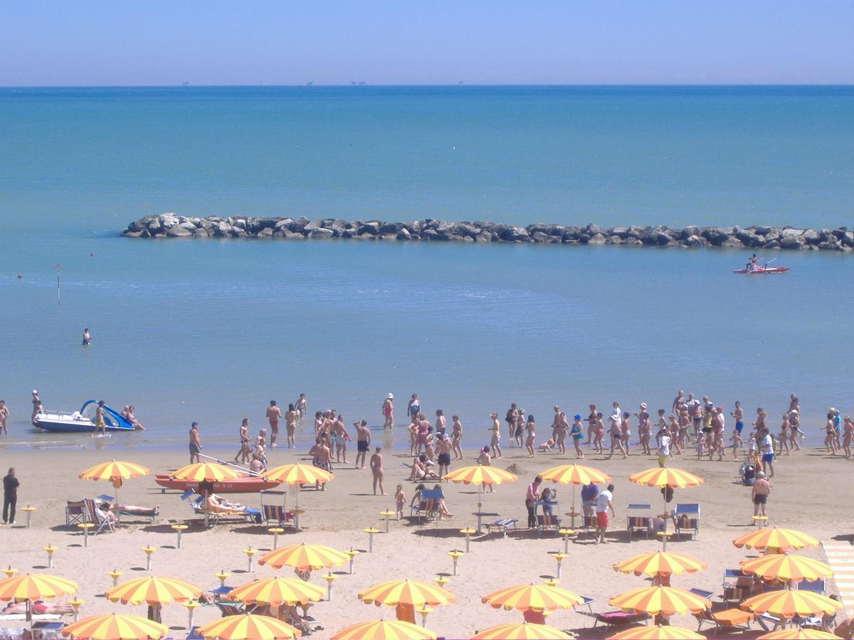 Hotel Ristoro Bellaria-Igea Marina Exterior foto
